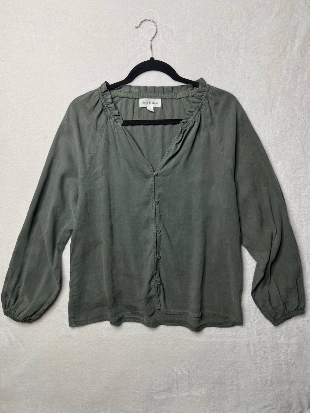 cloth & stone Olive Button-Front Ruffle Neck Peasant Blouse 100% Tencel Lyocell